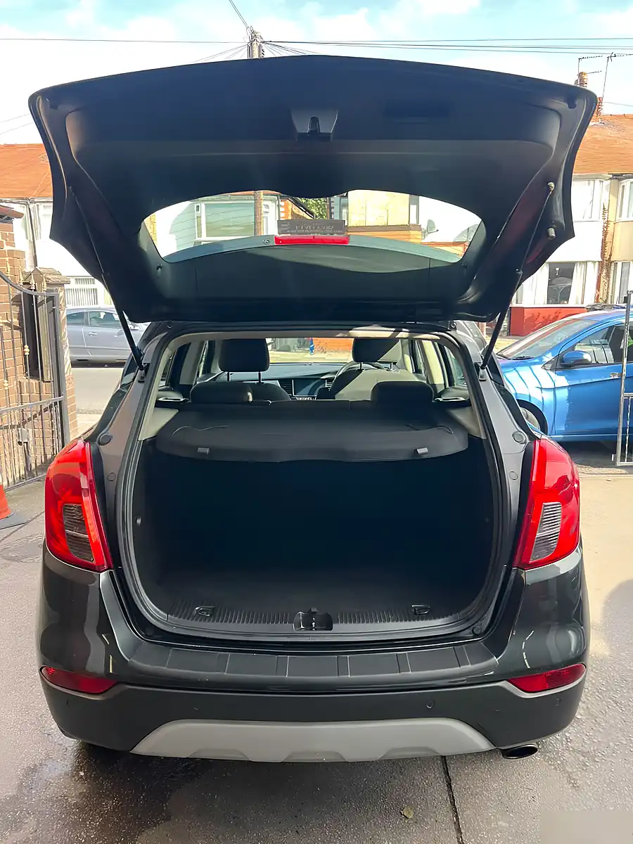 Used 2017 Vauxhall Mokka X Design Nav Platinum Silver - Interior and Exterior details 14