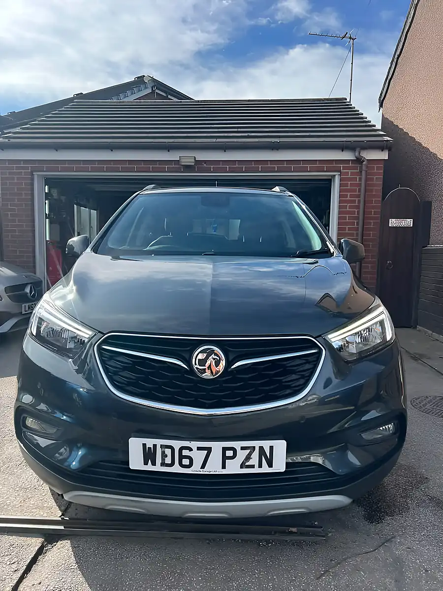 Used 2017 Vauxhall Mokka X Design Nav Platinum Silver - Interior and Exterior details 3