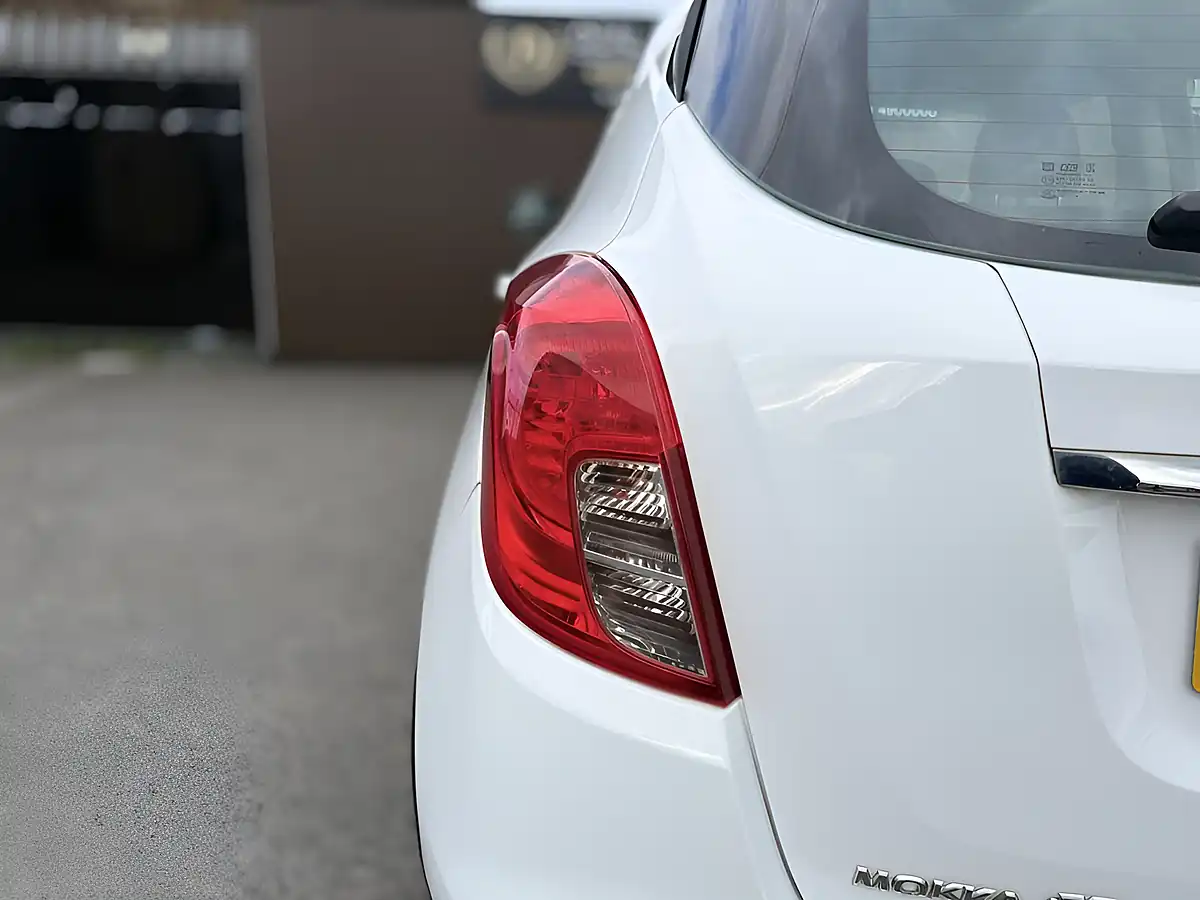 Used 2017 Vauxhall Mokka X Design Nav White - Interior and Exterior details 16