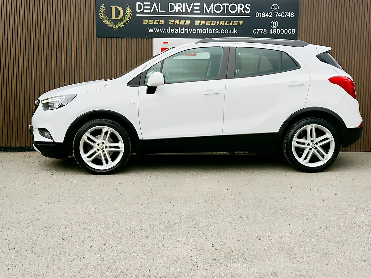 Used 2017 Vauxhall Mokka X Design Nav White - Interior and Exterior details 6
