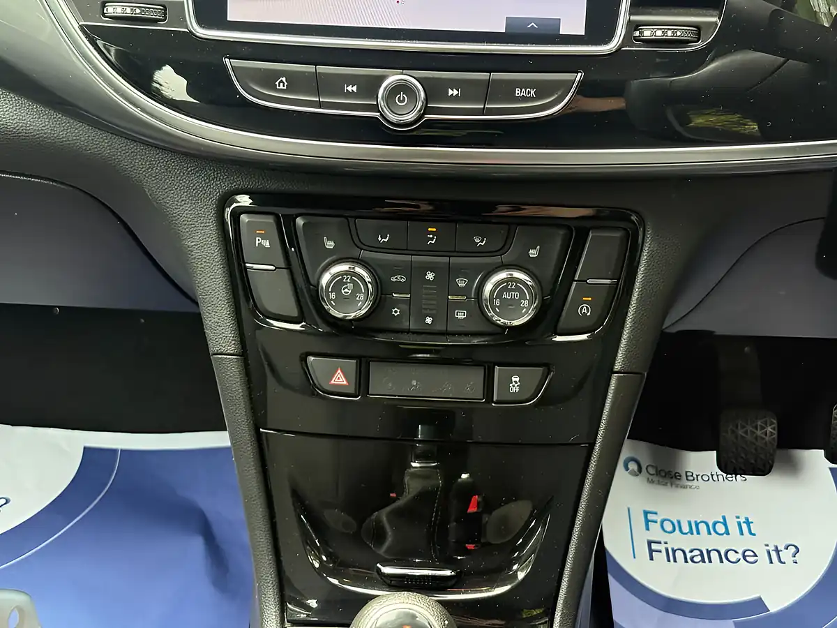 Used 2017 Vauxhall Mokka X Design Nav White - Interior and Exterior details 12