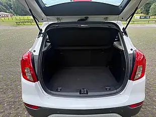 Used 2017 Vauxhall Mokka X Design Nav White - Interior and Exterior details 7