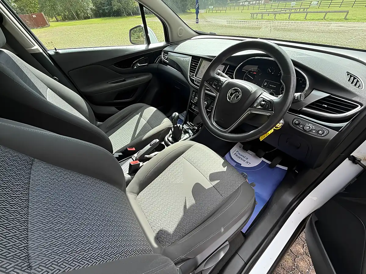 Used 2017 Vauxhall Mokka X Design Nav White - Interior and Exterior details 8