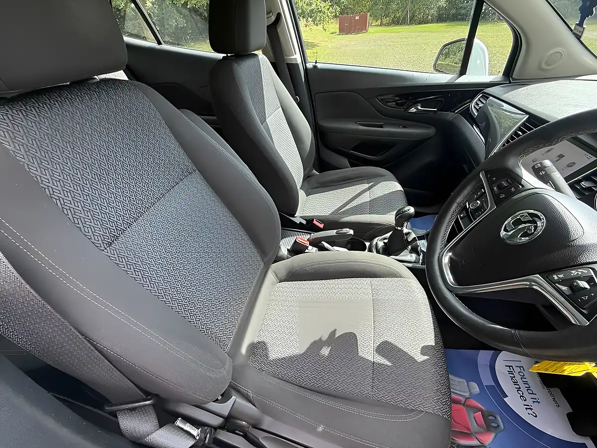 Used 2017 Vauxhall Mokka X Design Nav White - Interior and Exterior details 9