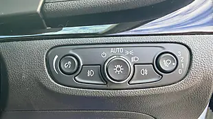 Used 2017 Vauxhall Mokka X Design Nav White - Interior and Exterior details 15