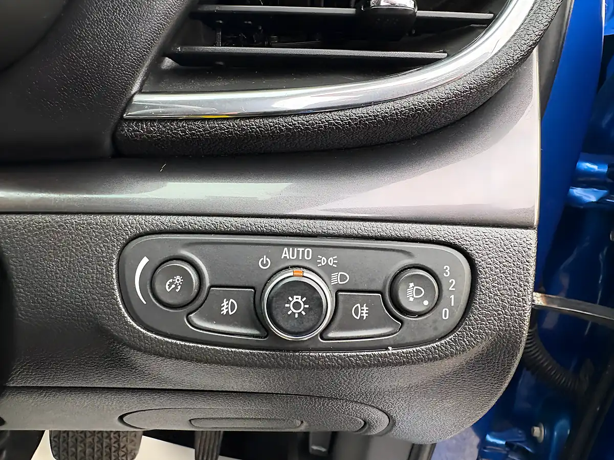 Used 2017 Vauxhall Mokka X Elite Blue - Interior and Exterior details 15