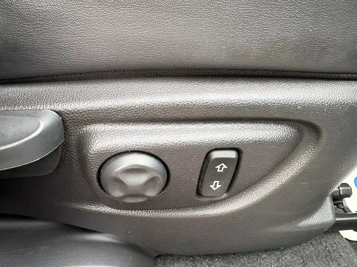 Used 2017 Vauxhall Mokka X Elite Blue - Interior and Exterior details 16