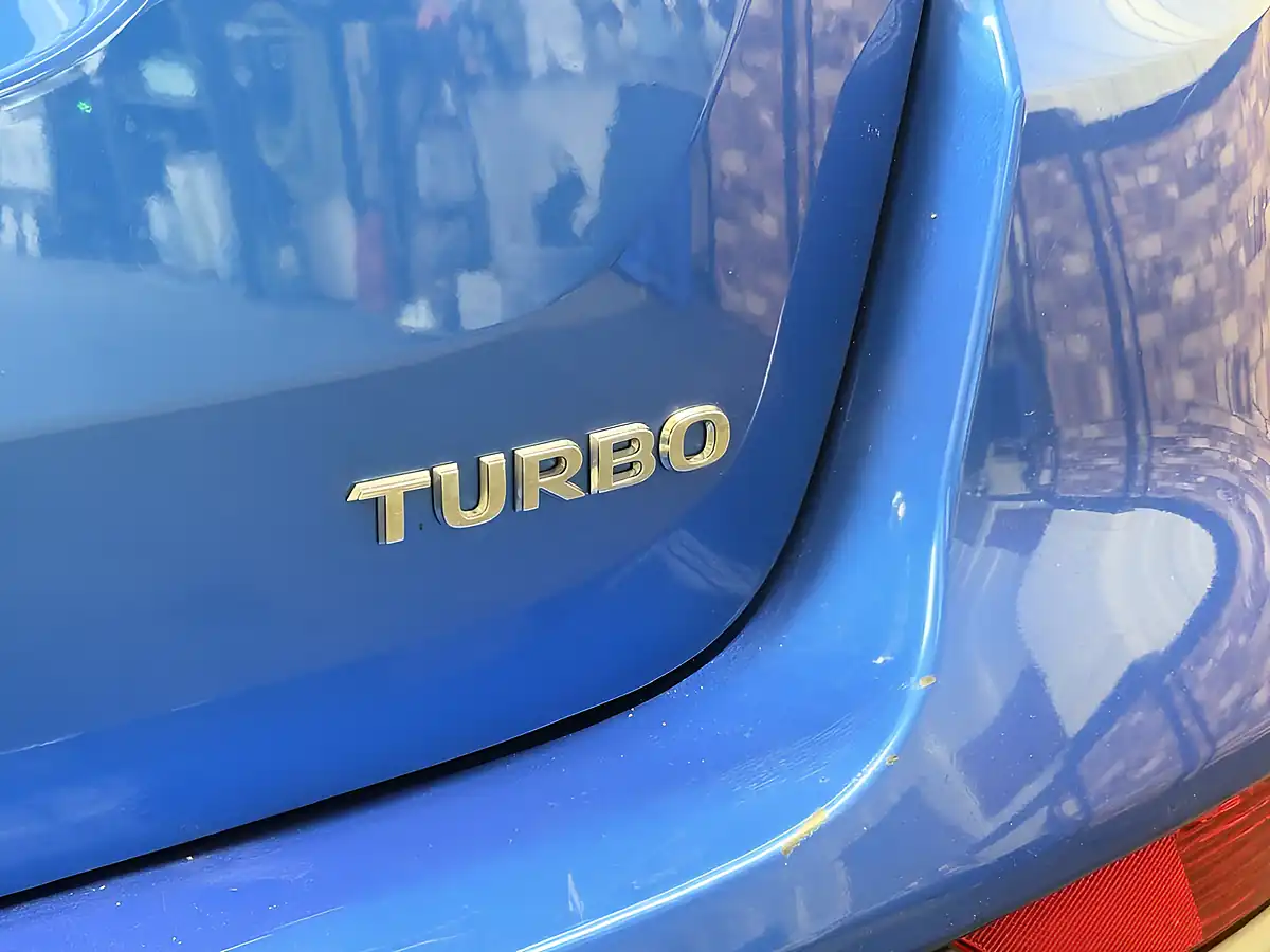 Used 2017 Vauxhall Mokka X Elite Boracay Blue - Interior and Exterior details 13