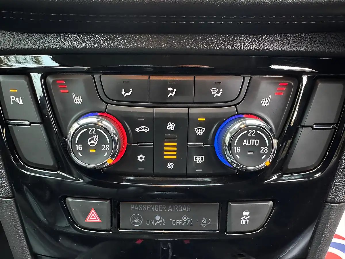 Used 2017 Vauxhall Mokka X Elite Nav Black - Interior and Exterior details 16