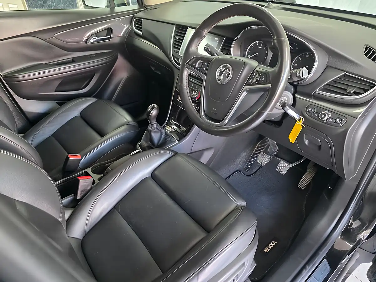 Used 2017 Vauxhall Mokka X Elite Nav Black - Interior and Exterior details 5