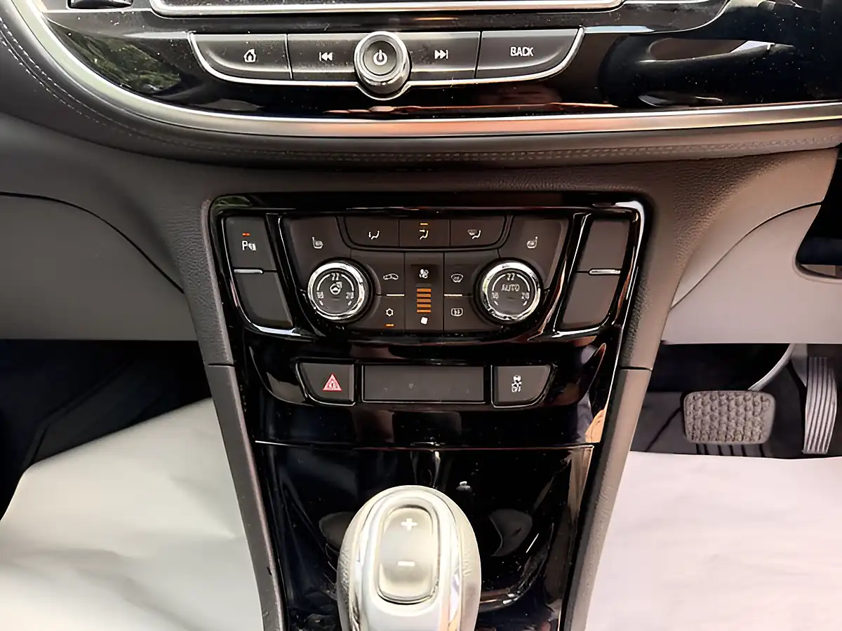 Used 2017 Vauxhall Mokka X Elite Nav Blue - Interior and Exterior details 17