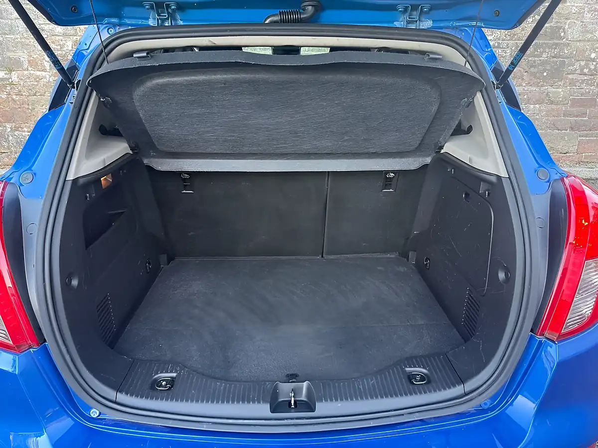 Used 2017 Vauxhall Mokka X Elite Nav Blue - Interior and Exterior details 9