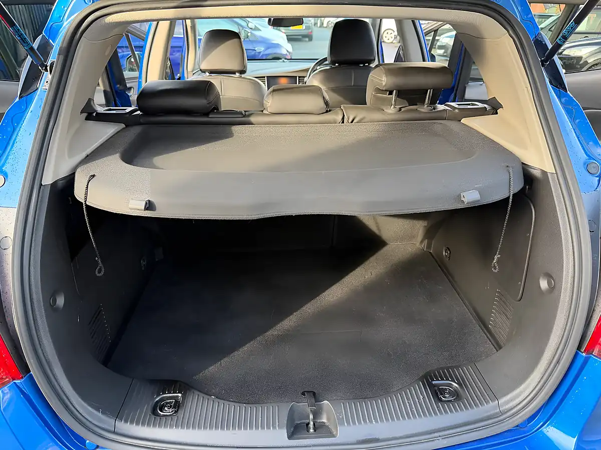 Used 2017 Vauxhall Mokka X Elite Nav Blue - Interior and Exterior details 18