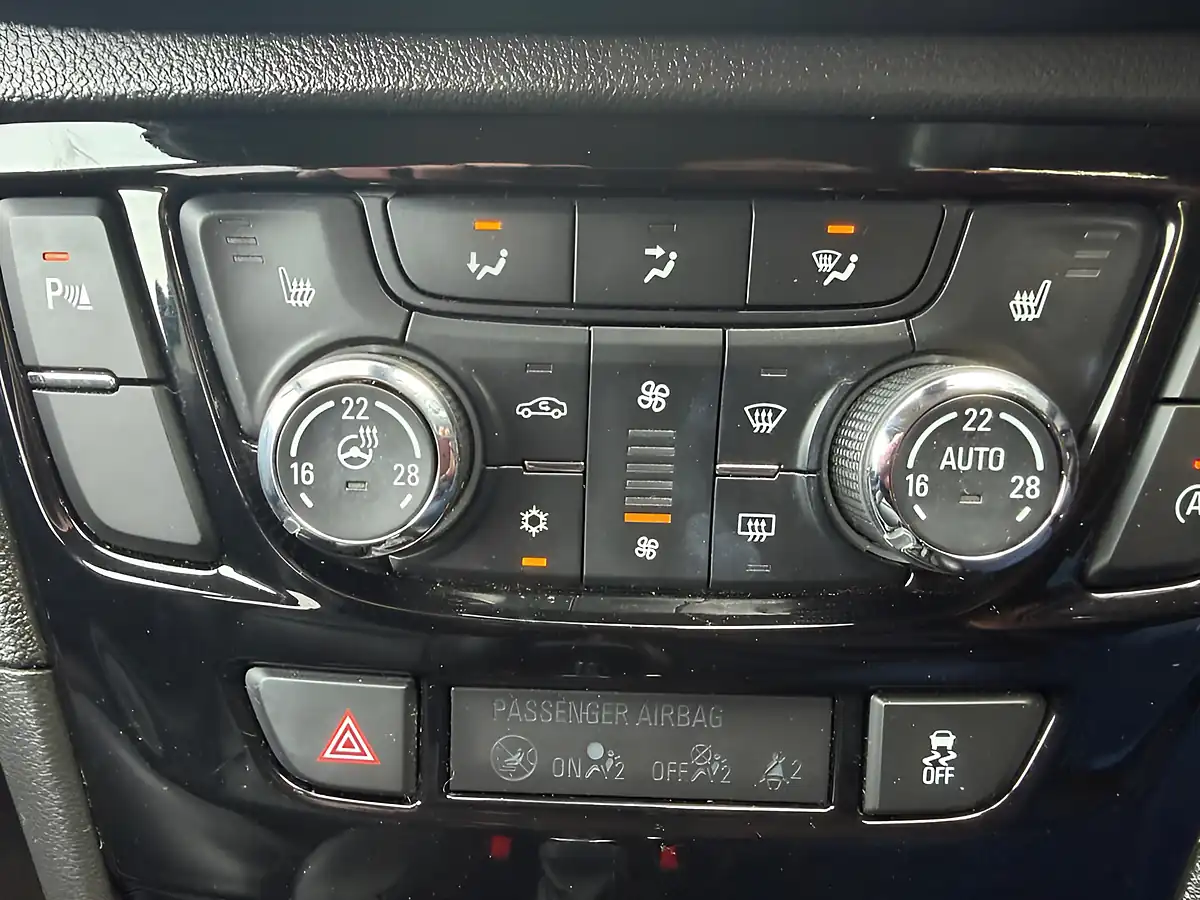 Used 2017 Vauxhall Mokka X Elite Nav Grey - Interior and Exterior details 19
