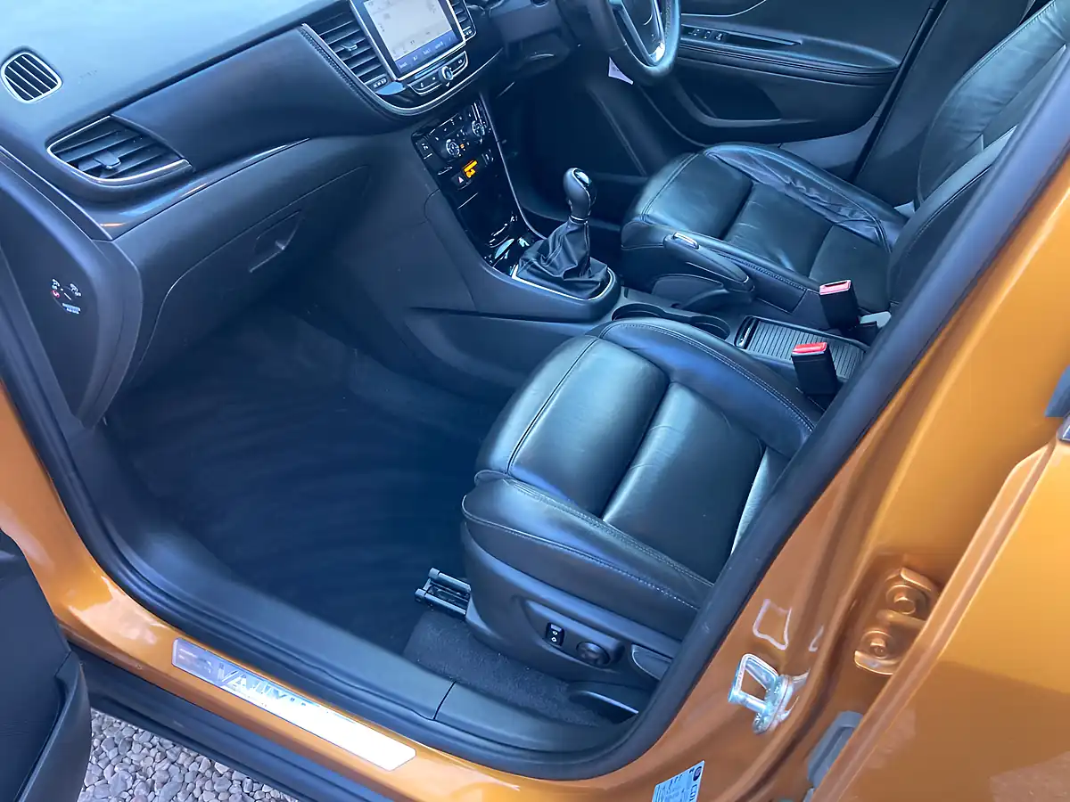 Used 2017 Vauxhall Mokka X Elite Nav Orange - Interior and Exterior details 8