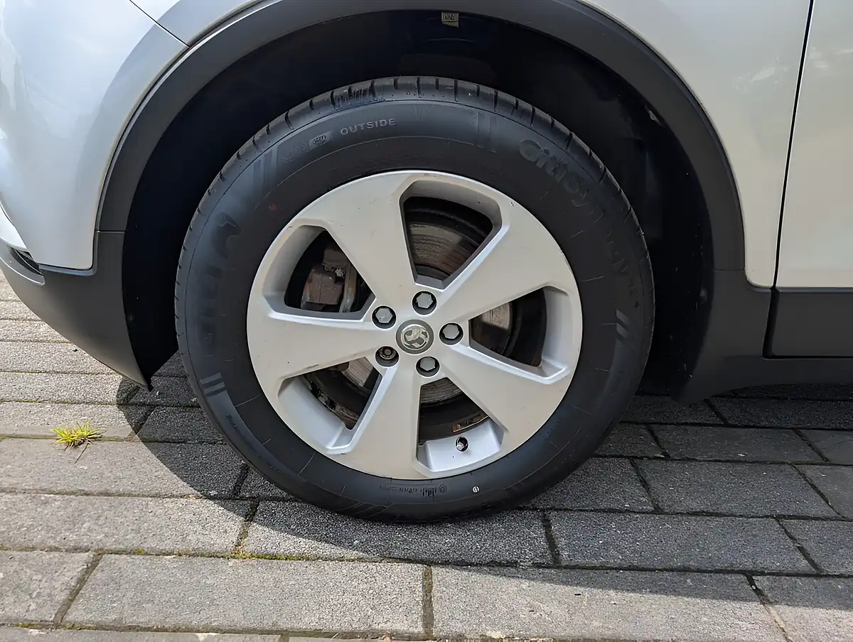 Used 2017 Vauxhall Mokka X Elite Nav Silver - Interior and Exterior details 3