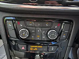 Used 2017 Vauxhall Mokka X Elite Nav Silver - Interior and Exterior details 5
