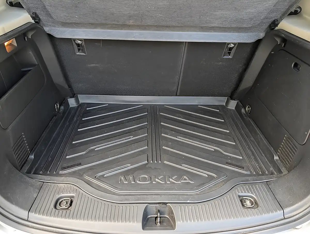 Used 2017 Vauxhall Mokka X Elite Nav Silver - Interior and Exterior details 6
