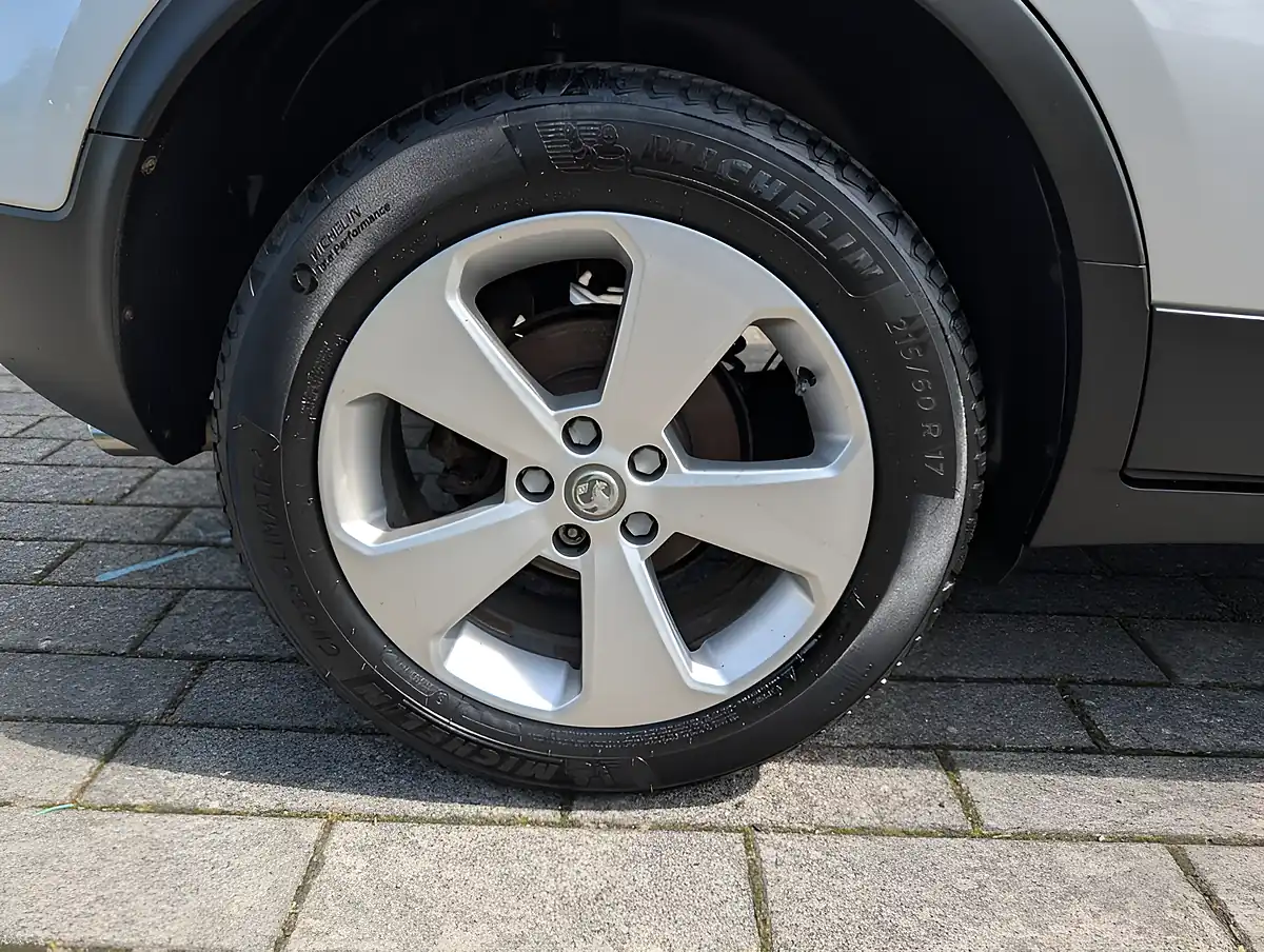 Used 2017 Vauxhall Mokka X Elite Nav Silver - Interior and Exterior details 9