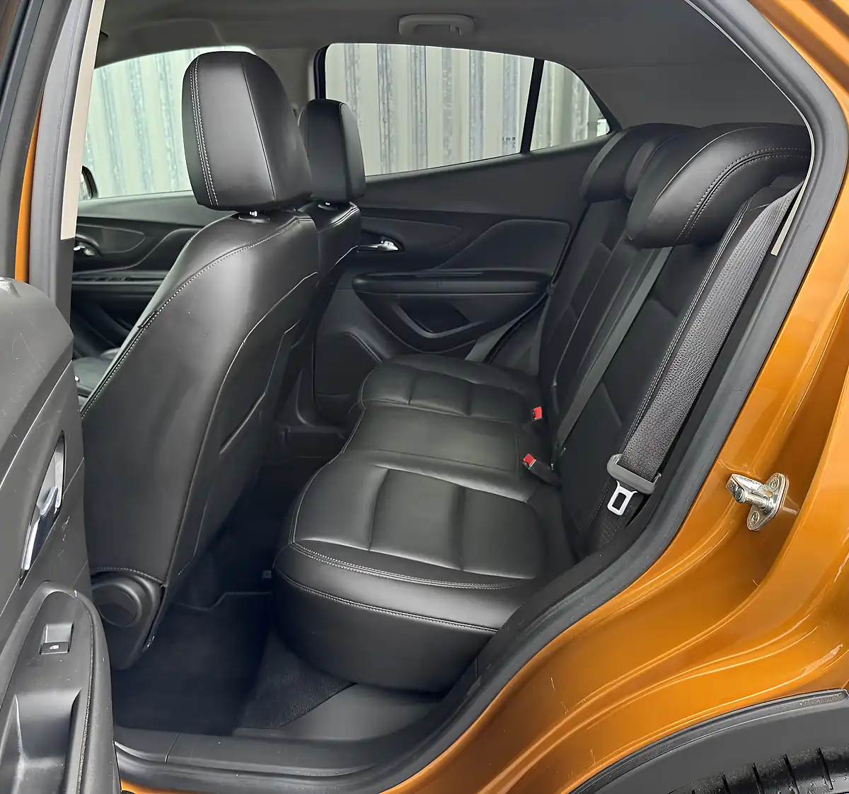 Used 2017 Vauxhall Mokka X Elite Orange - Interior and Exterior details 11