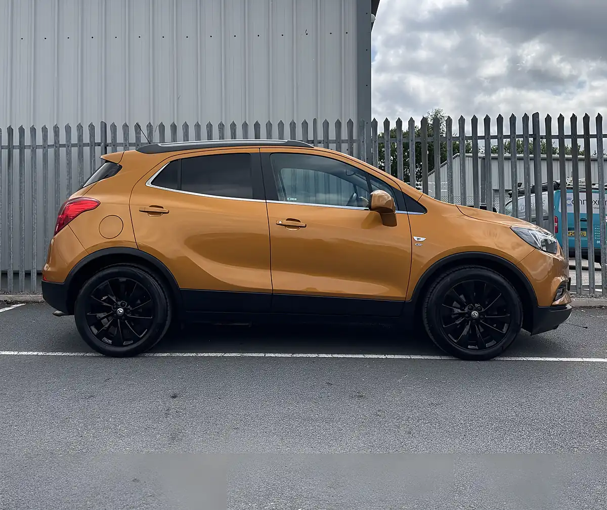 Used 2017 Vauxhall Mokka X Elite Orange - Interior and Exterior details 7