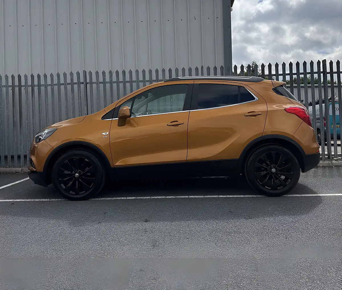 Used 2017 Vauxhall Mokka X Elite Orange - Interior and Exterior details 8