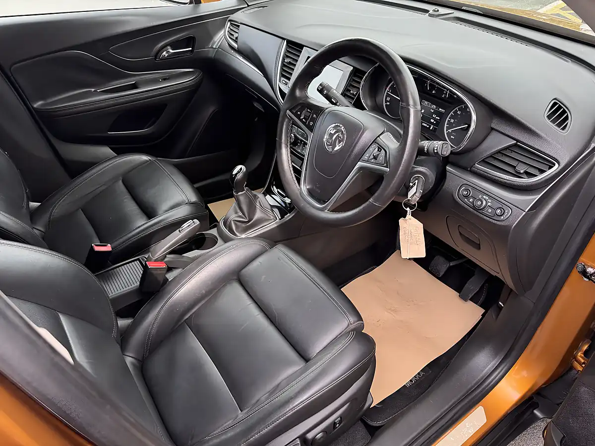 Used 2017 Vauxhall Mokka X Elite Orange - Interior and Exterior details 9