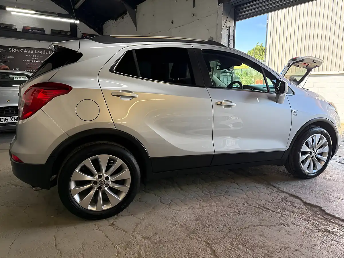 Used 2017 Vauxhall Mokka X Elite Silver - Interior and Exterior details 8