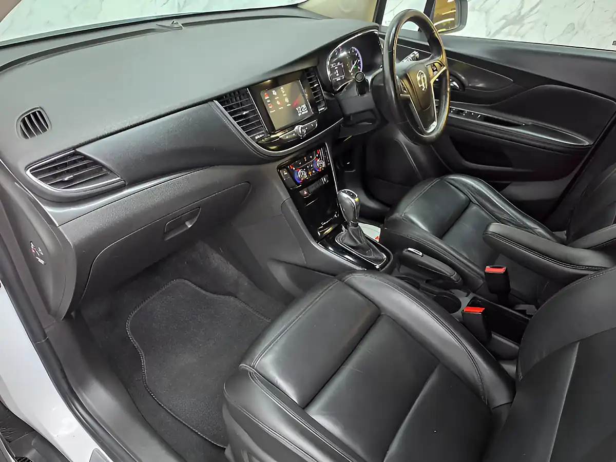 Used 2017 Vauxhall Mokka X Elite White - Interior and Exterior details 12