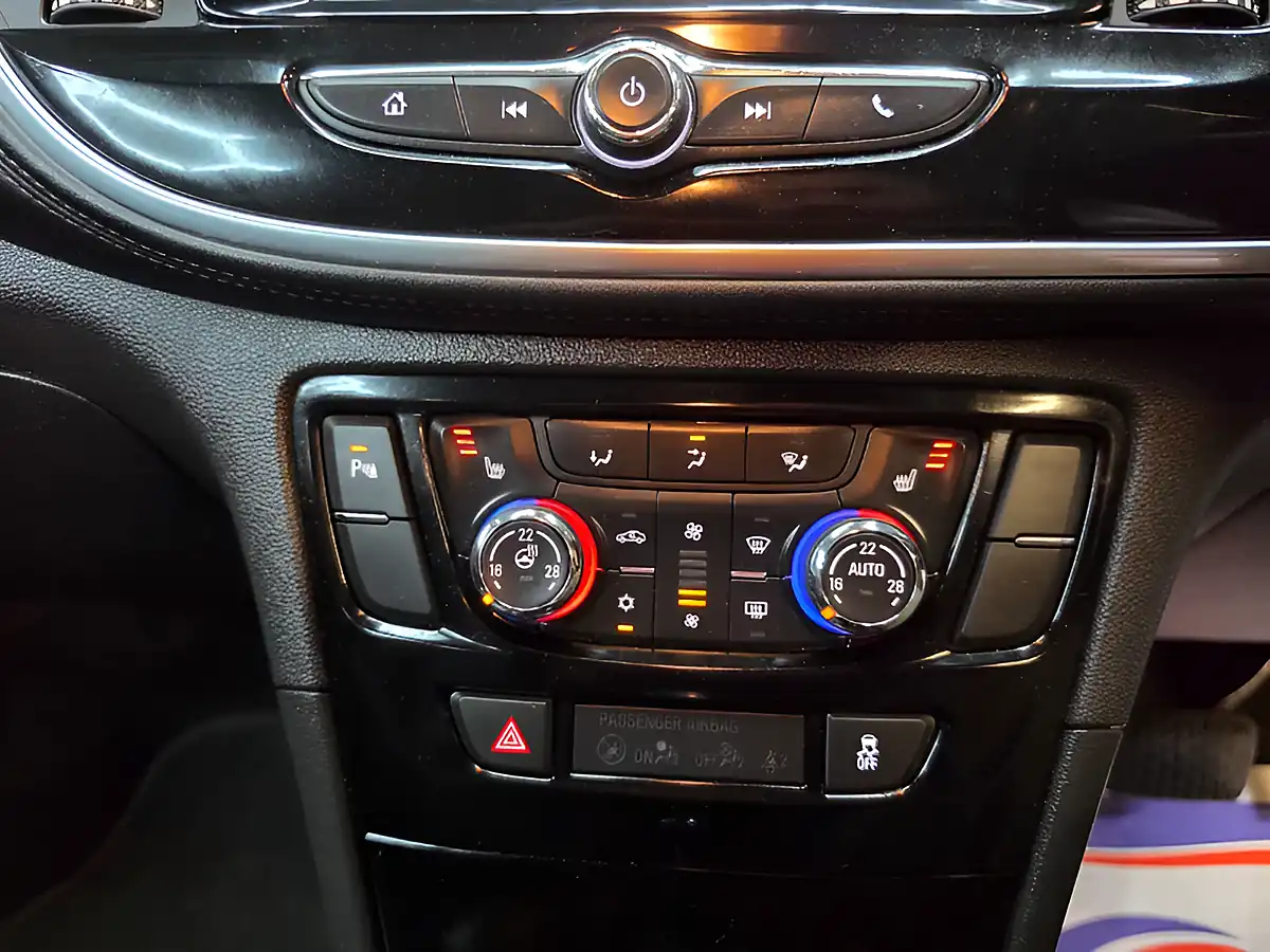 Used 2017 Vauxhall Mokka X Elite White - Interior and Exterior details 15