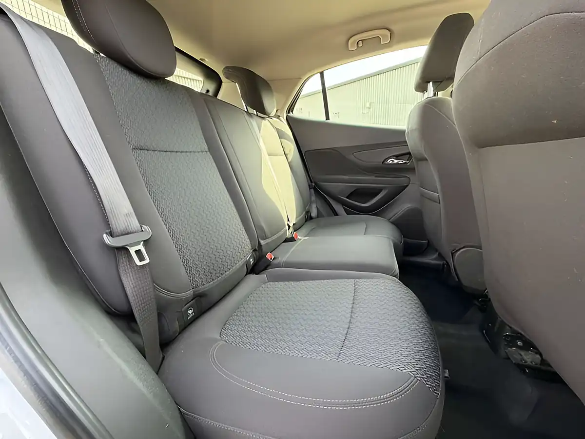 Used 2017 Vauxhall Mokka X X Active Summit White - Interior and Exterior details 13