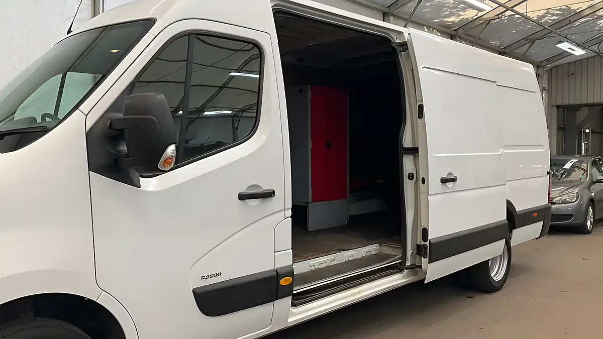 Used 2017 Vauxhall Movano 3500 Hdt Xlwb L4 H2 White - Interior and Exterior details 11