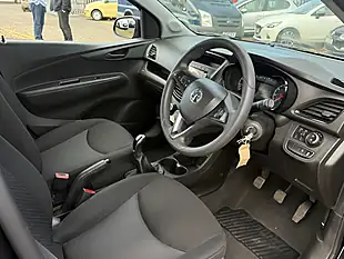 Used 2017 Vauxhall Viva Se Black - Interior and Exterior details 6