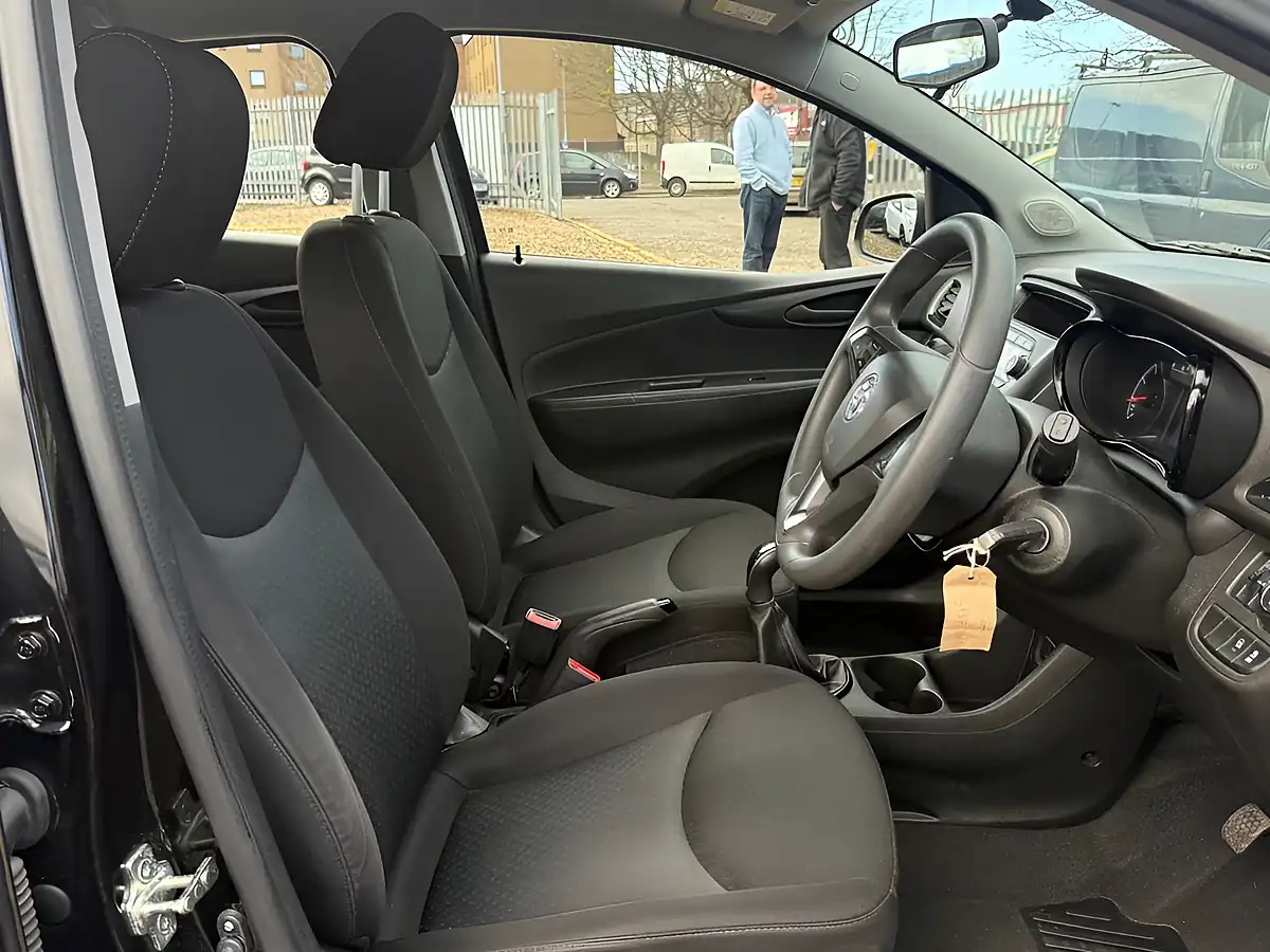 Used 2017 Vauxhall Viva Se Black - Interior and Exterior details 7