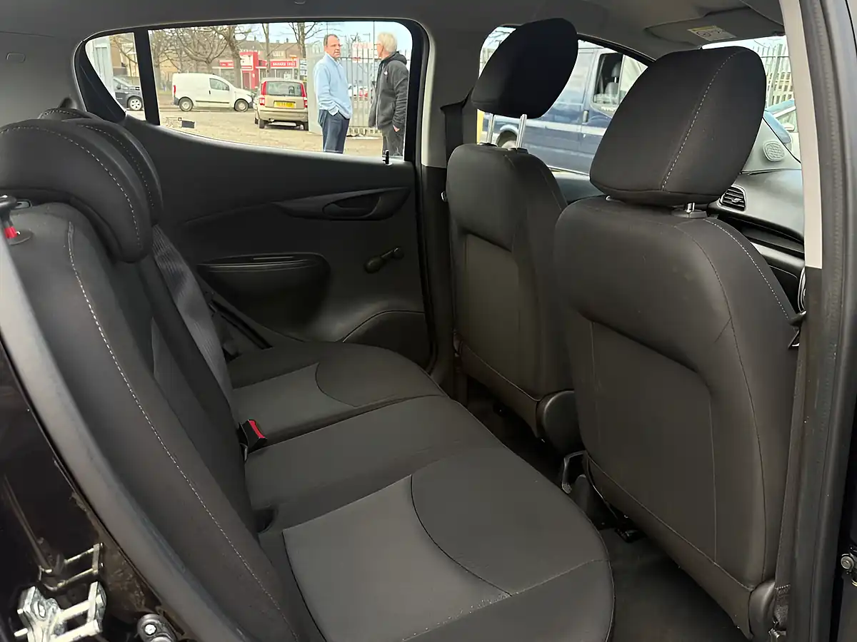 Used 2017 Vauxhall Viva Se Black - Interior and Exterior details 8