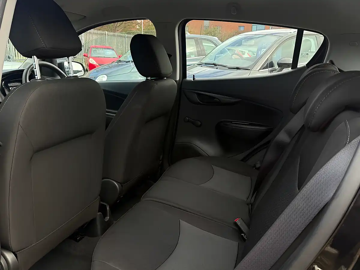 Used 2017 Vauxhall Viva Se Black - Interior and Exterior details 9