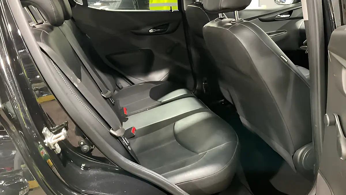 Used 2017 Vauxhall Viva Sl Black - Interior and Exterior details 12