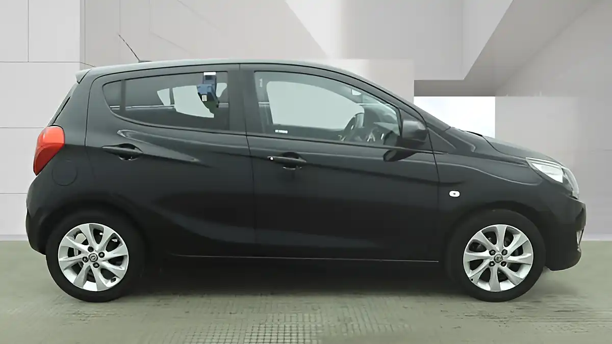 Used 2017 Vauxhall Viva Sl Black - Interior and Exterior details 6