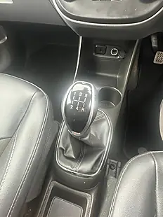 Used 2017 Vauxhall Viva Sl Blue - Interior and Exterior details 14