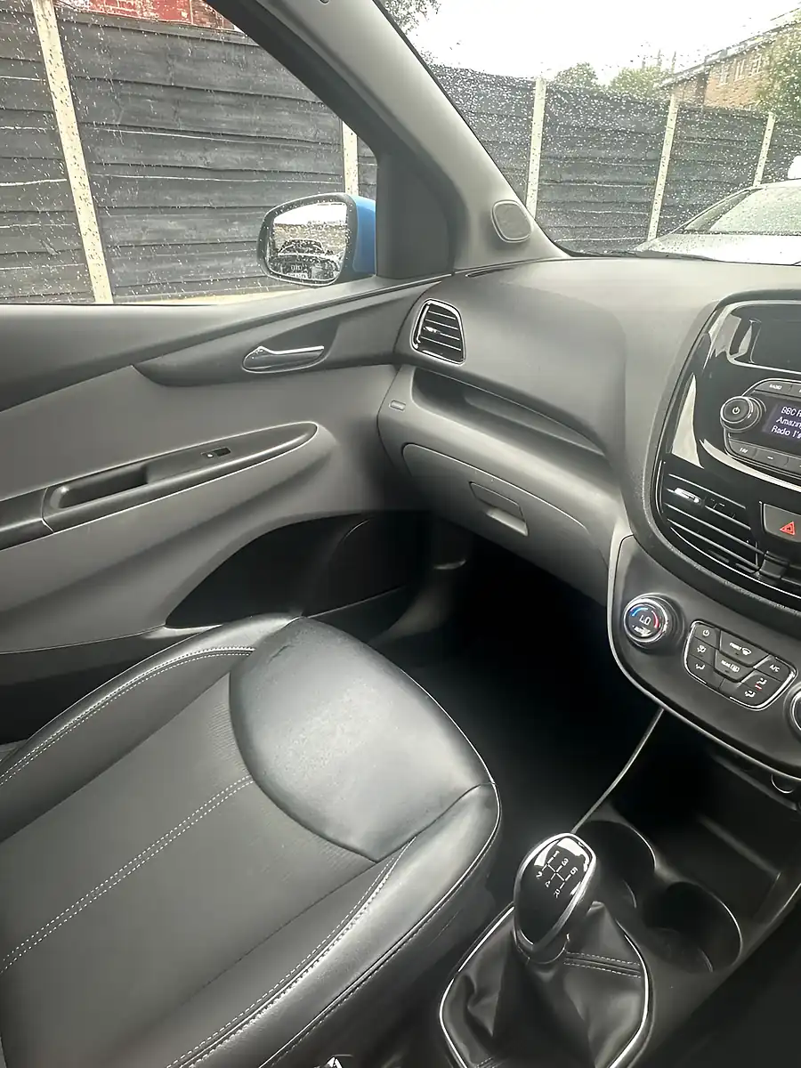 Used 2017 Vauxhall Viva Sl Blue - Interior and Exterior details 15