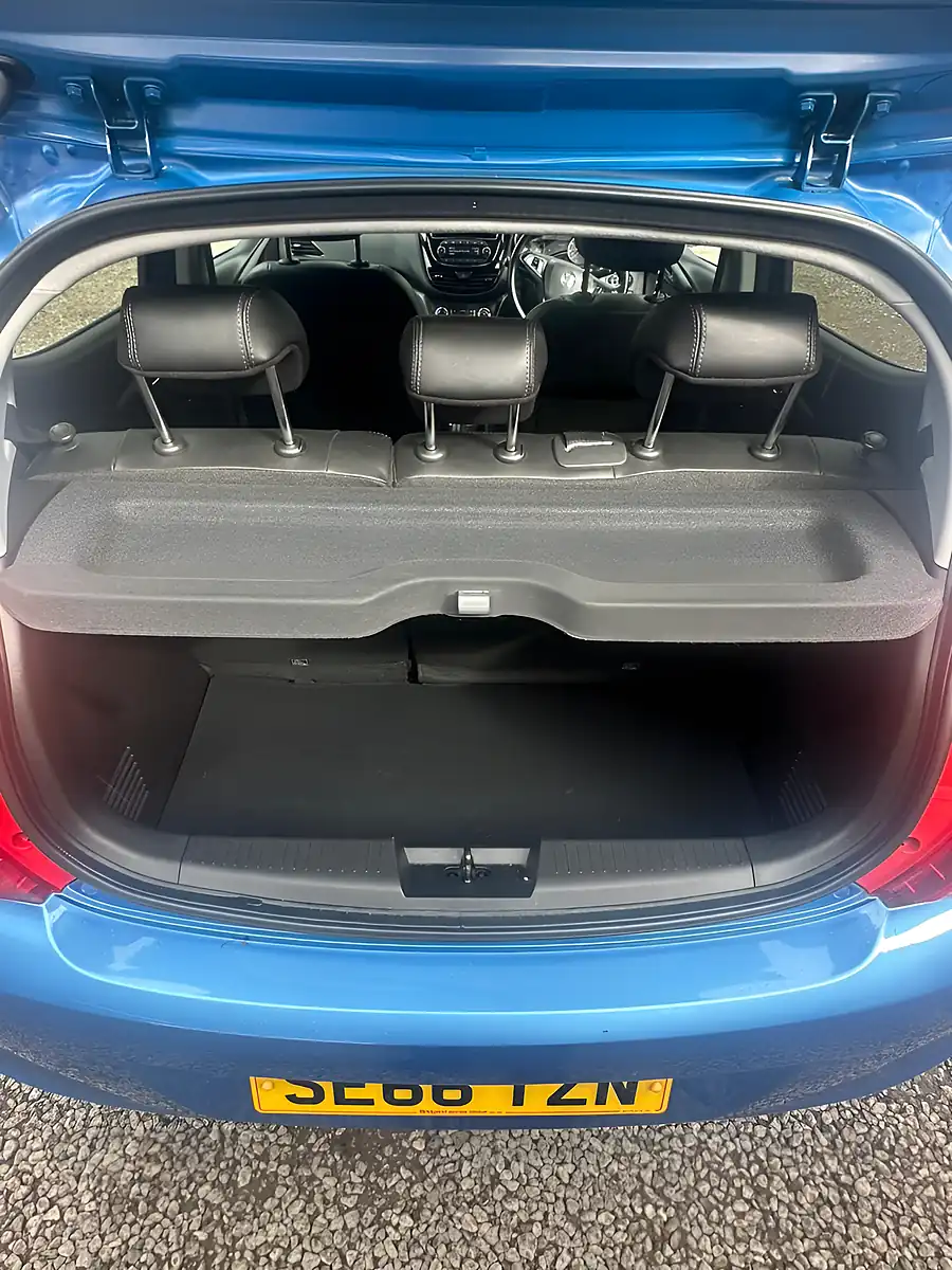 Used 2017 Vauxhall Viva Sl Blue - Interior and Exterior details 17