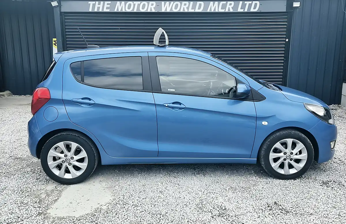 Used 2017 Vauxhall Viva Sl Blue - Interior and Exterior details 2
