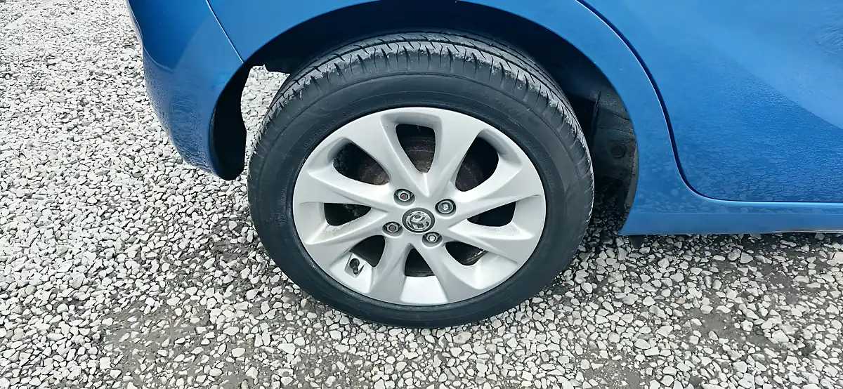 Used 2017 Vauxhall Viva Sl Blue - Interior and Exterior details 20