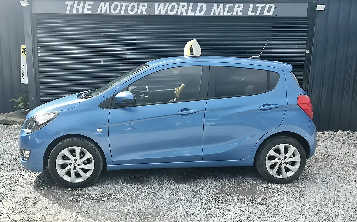 Used 2017 Vauxhall Viva Sl Blue - Interior and Exterior details 6