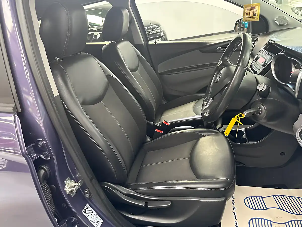 Used 2017 Vauxhall Viva Sl Purple - Interior and Exterior details 10