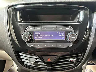 Used 2017 Vauxhall Viva Sl Purple - Interior and Exterior details 11