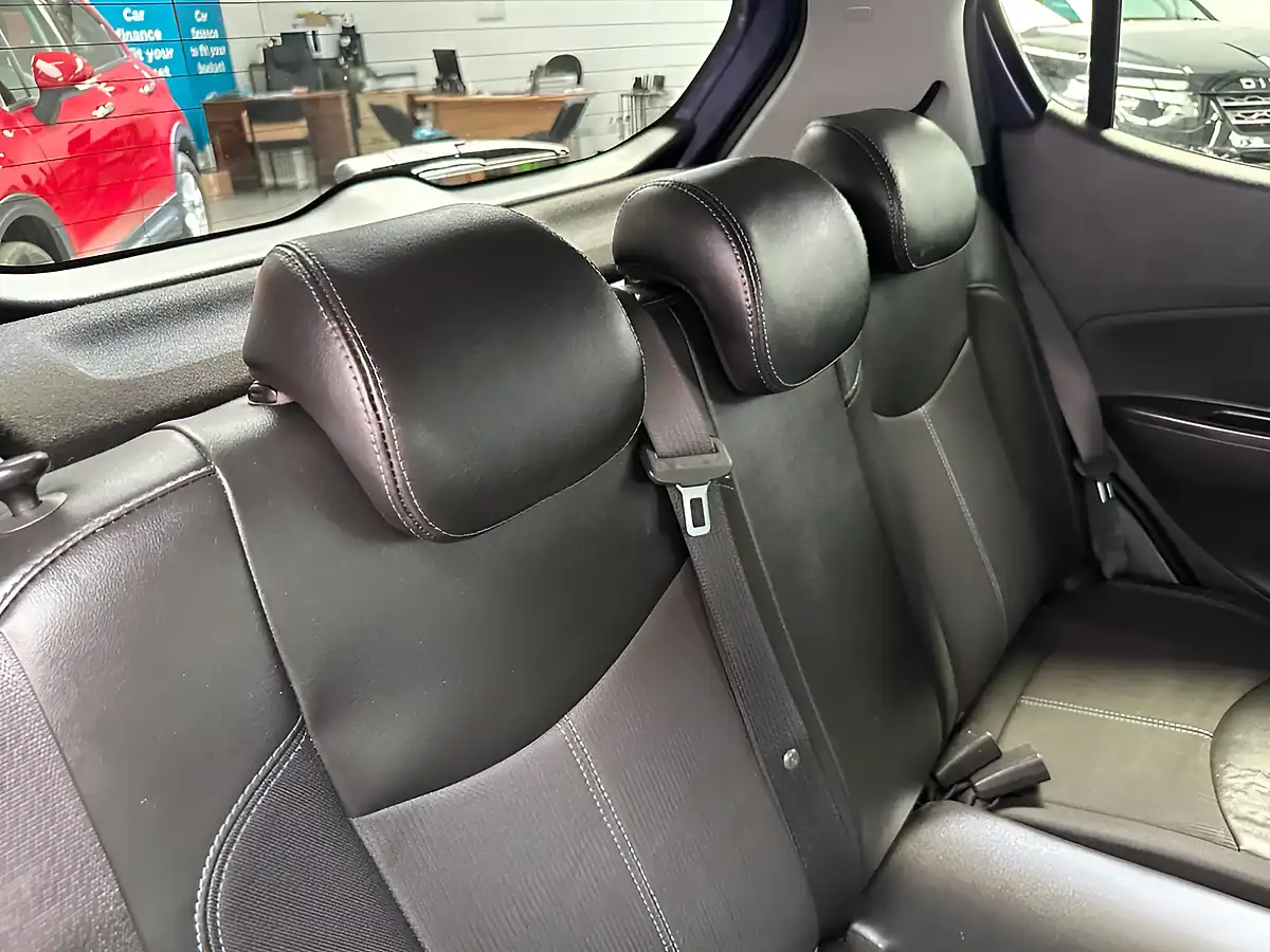 Used 2017 Vauxhall Viva Sl Purple - Interior and Exterior details 13