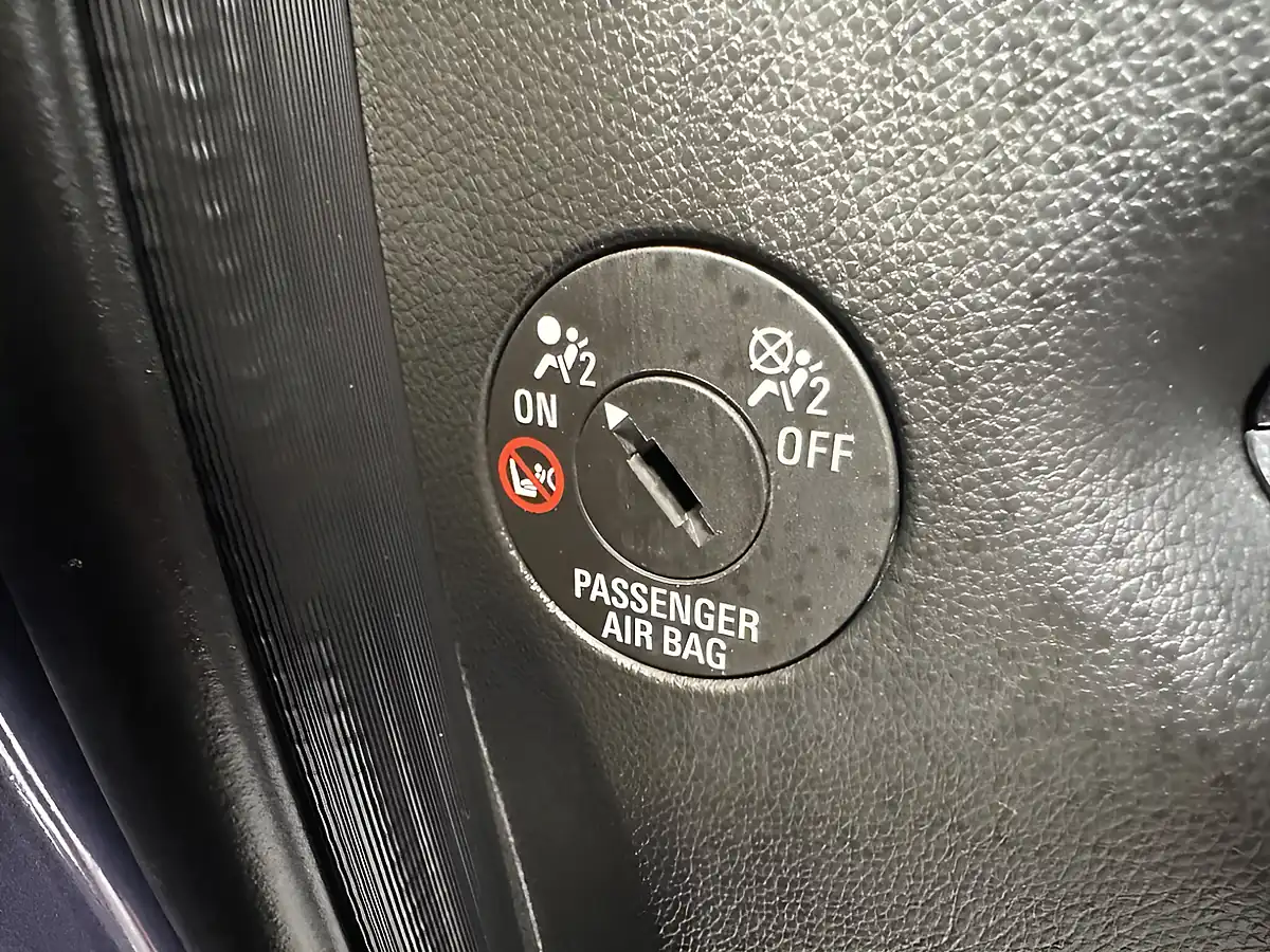 Used 2017 Vauxhall Viva Sl Purple - Interior and Exterior details 15