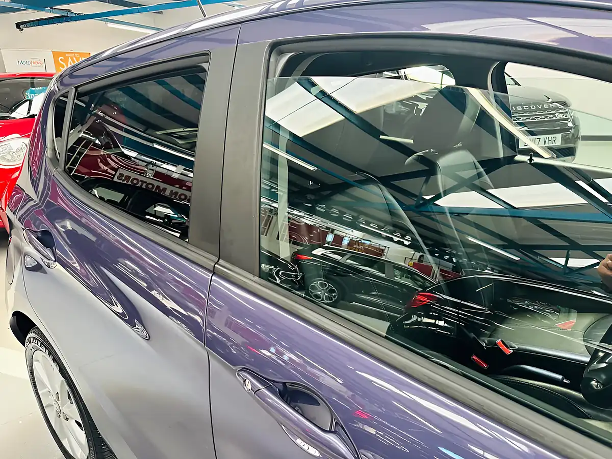 Used 2017 Vauxhall Viva Sl Purple - Interior and Exterior details 18