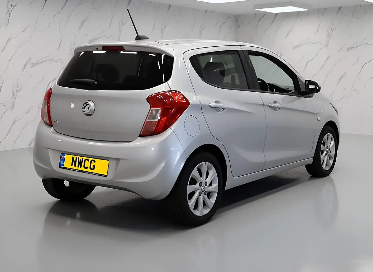 Used 2017 Vauxhall Viva Sl Silver - Interior and Exterior details 7